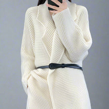 Cargar imagen en el visor de la galería, Merino Wool Cardigan