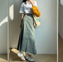 Cargar imagen en el visor de la galería, Stylish Denim Skirt