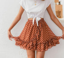 Laden Sie das Bild in den Galerie-Viewer, Clara Mini Skirt