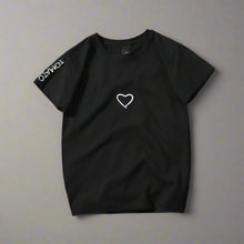 Laden Sie das Bild in den Galerie-Viewer, Heart Print T